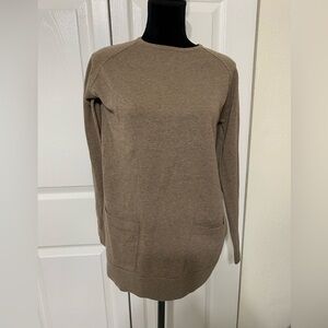 - JEANNE PIERRE Long sleeves sweater size M